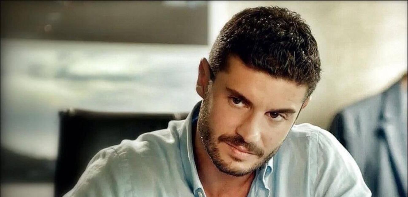 فضيحة مدوية.. نجم مسلسل "التفاح الحرام" خان زوجته مع زميلته! (صور)