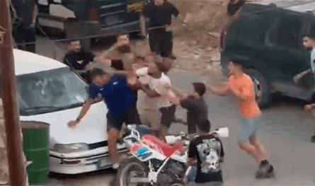بالفيديو.. إشكال كبير في الصرفند والسبب مباراة لكرة القدم!