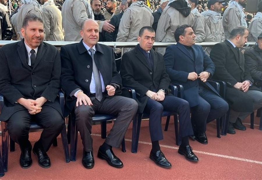 "نبقى أبناء وطن واحد"... وفدٌ من "التيار" يشارك في التشييع!