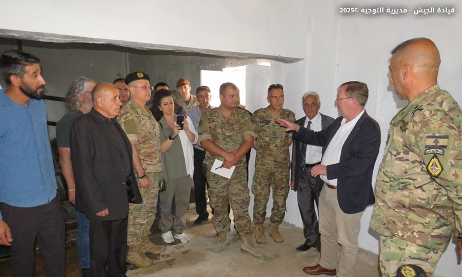 السفير البريطاني في لبنان يزور فوج الحدود البرية الثالث