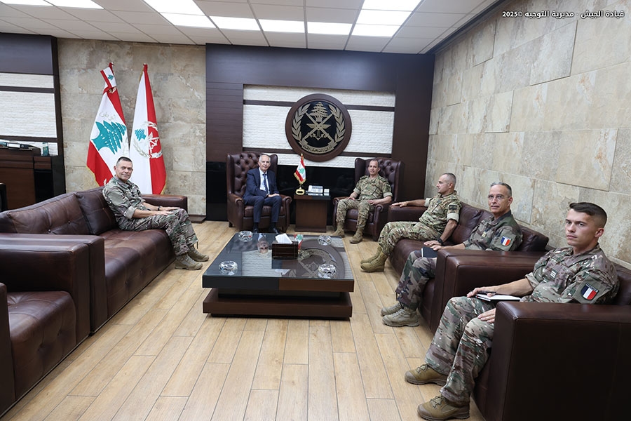 Visitors to the LAF Commander