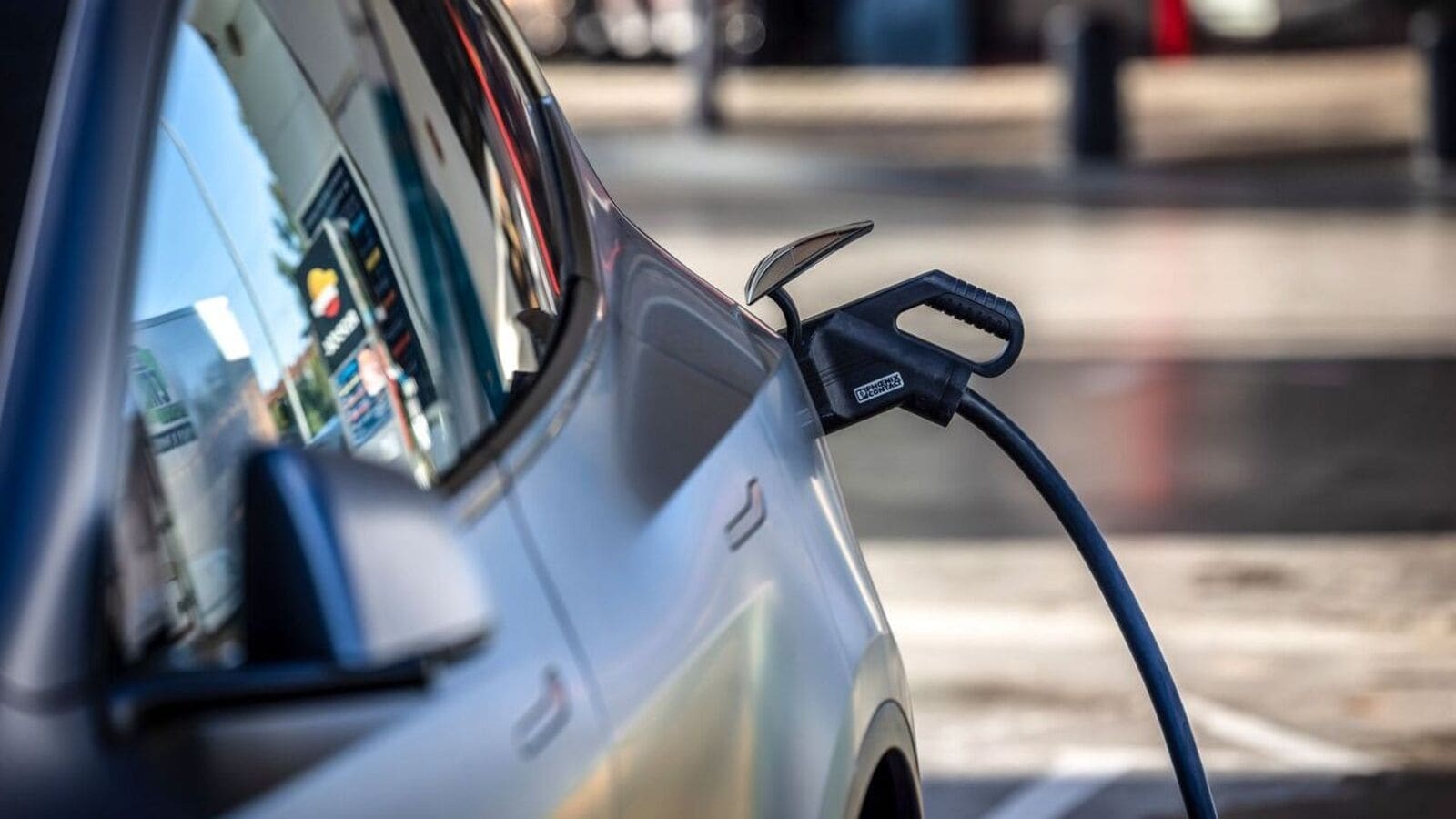 Foreign car firms eye trade deals for EV tariff reduction