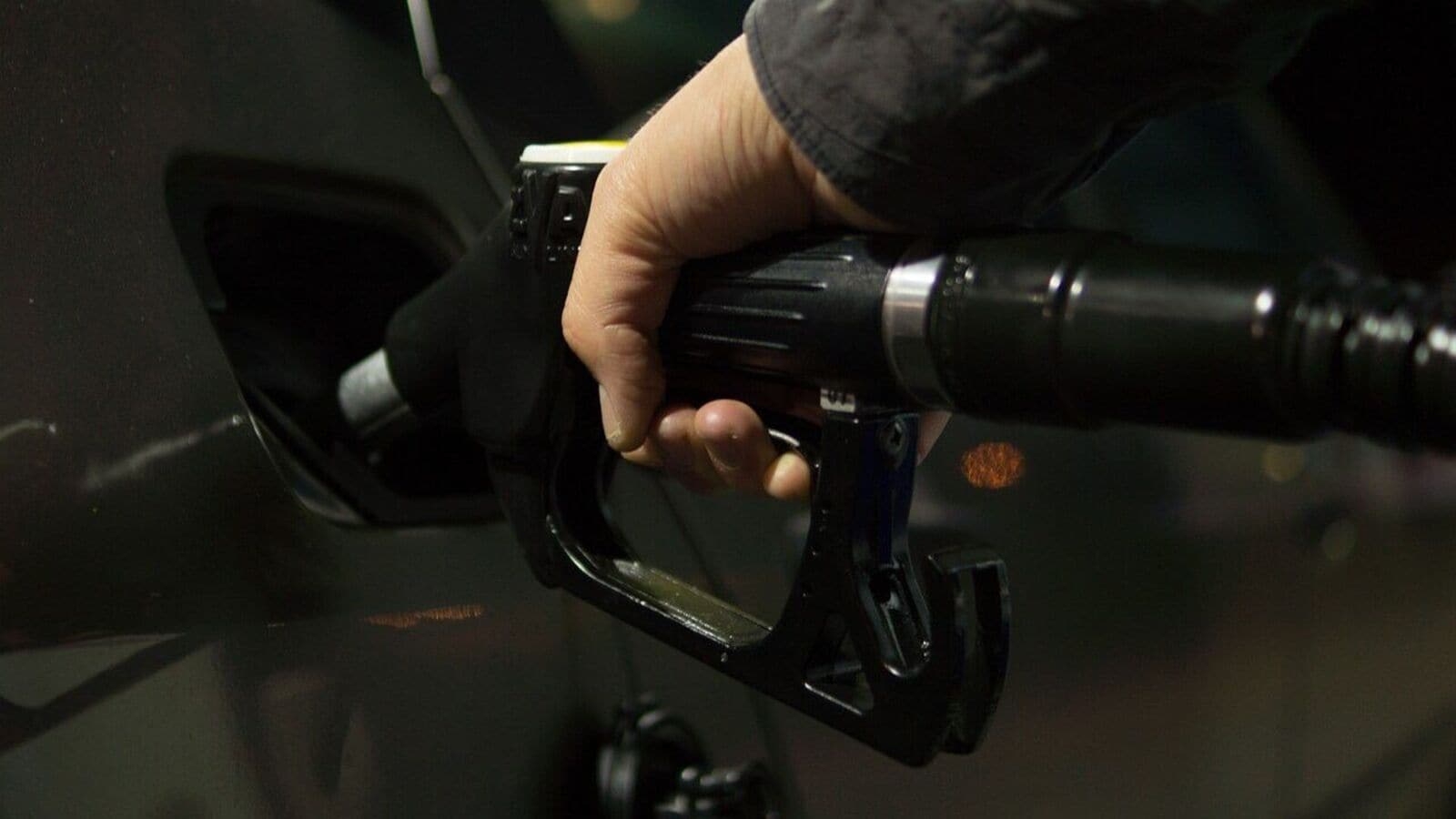 IOC vs BPCL vs HPCL: Which oil PSU stock to buy after Q4 results, falling crude prices?