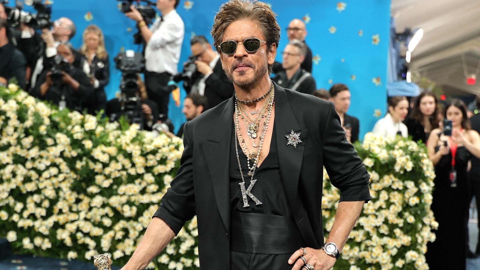 How to cinch it with a cummerbund like Shah Rukh Khan