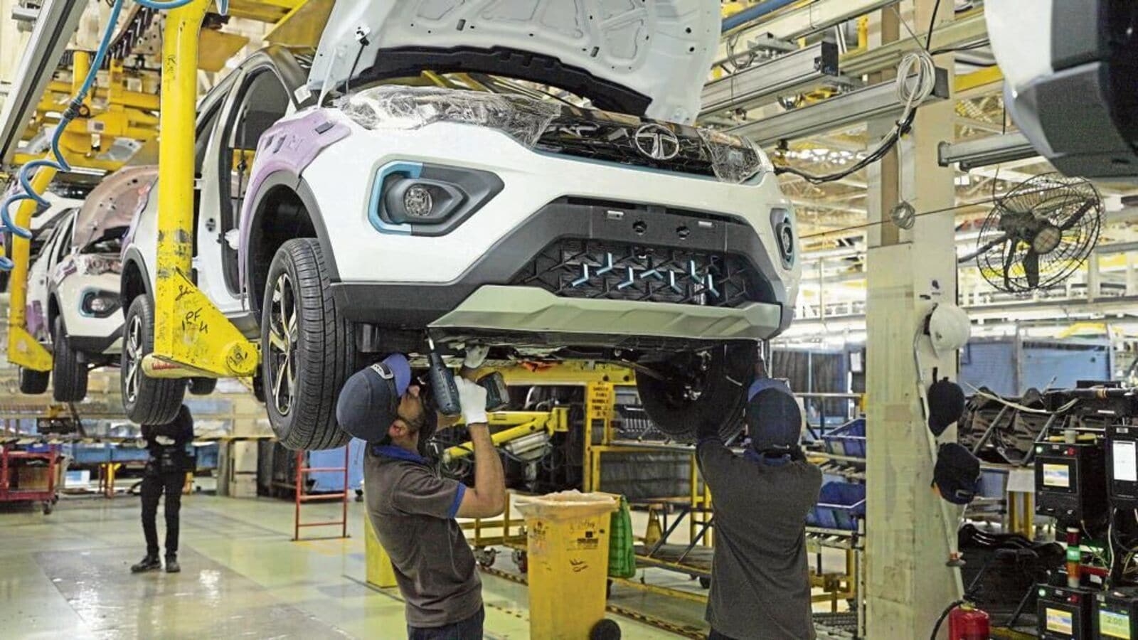 Automakers rush to PMO, commerce ministry as Chinese magnet crisis set to spread beyond EVs, threatens production cuts