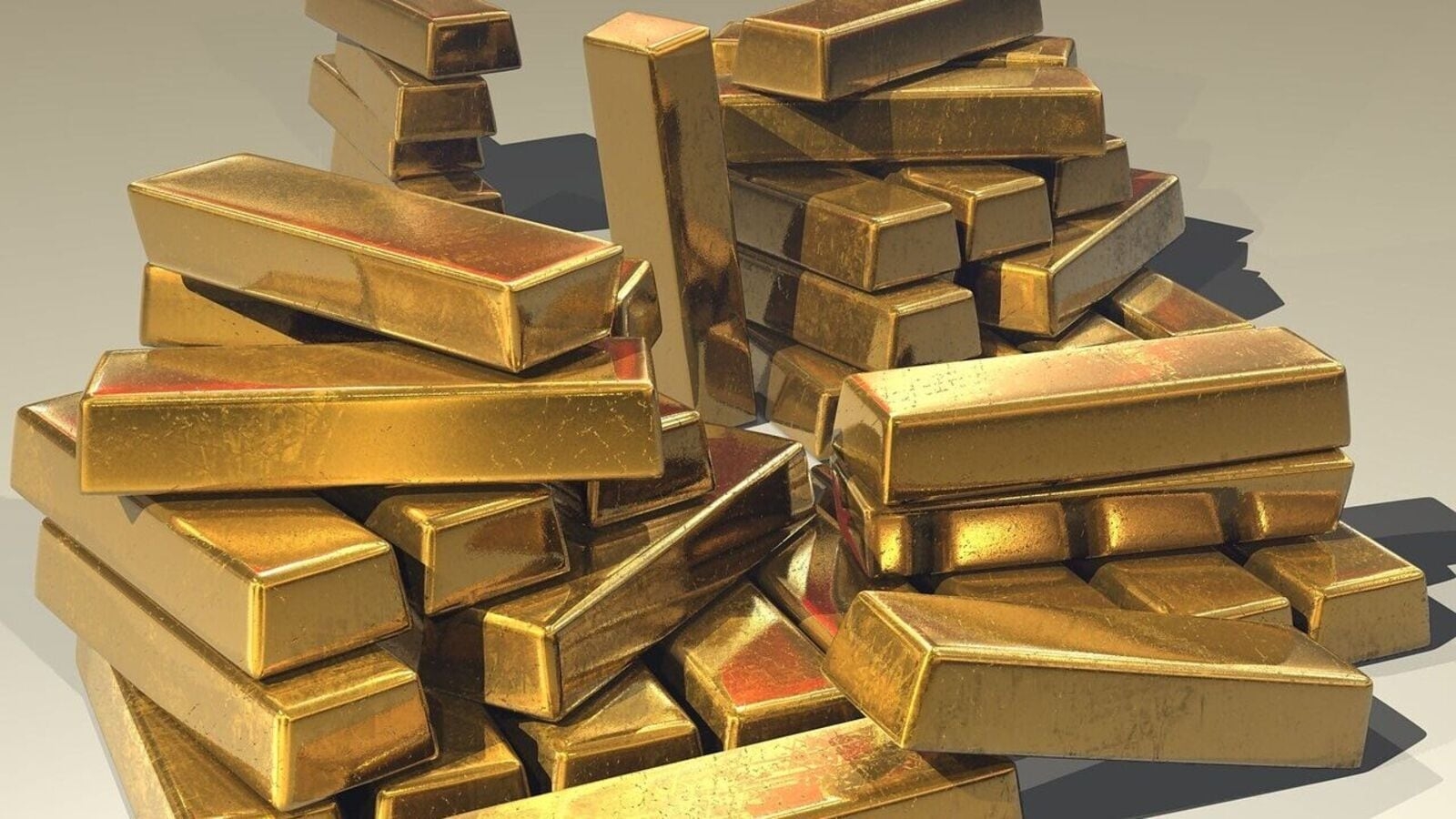 Gold price remains volatile amid geopolitical tensions. What should be your portfolio diversification strategy?