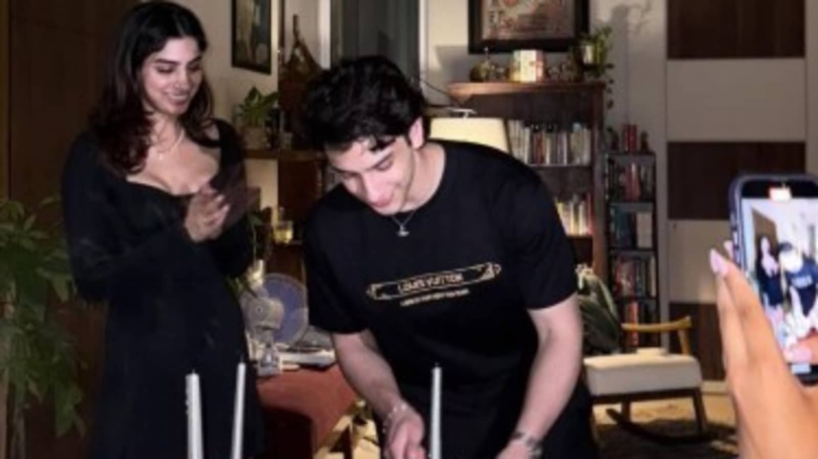 Vedang Raina celebrates birthday with rumoured girlfriend Khushi Kapoor and friends, see unseen pics