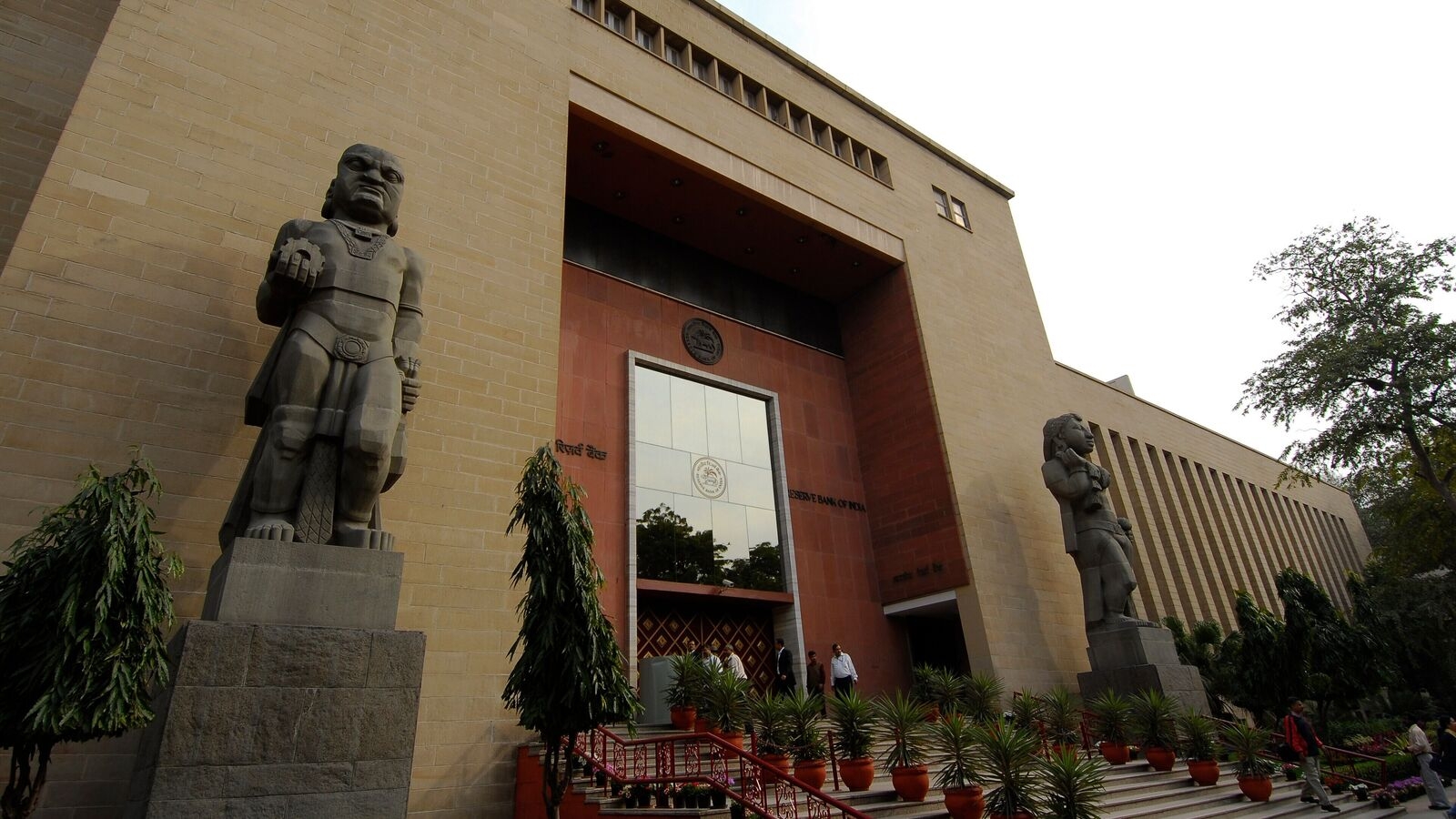 As RBI is set to cut repo rate for the third time in a row, will your home loan EMI fall as well?