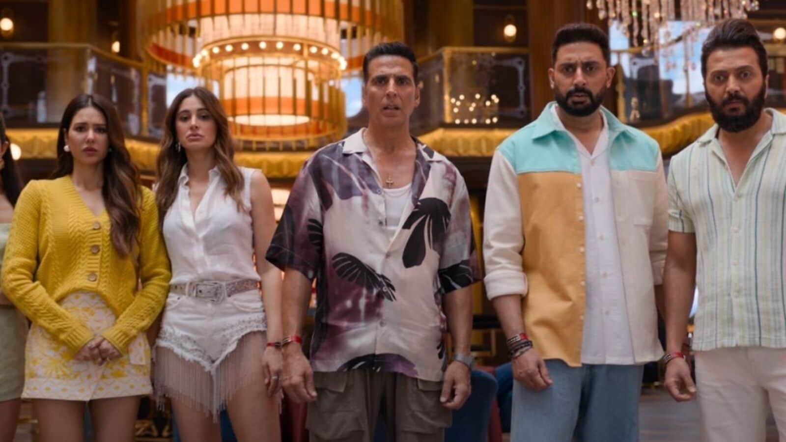 Housefull 5 advance booking: Akshay Kumar and gang to see opening with over  ₹6 crore, almost 1 lakh tickets sold