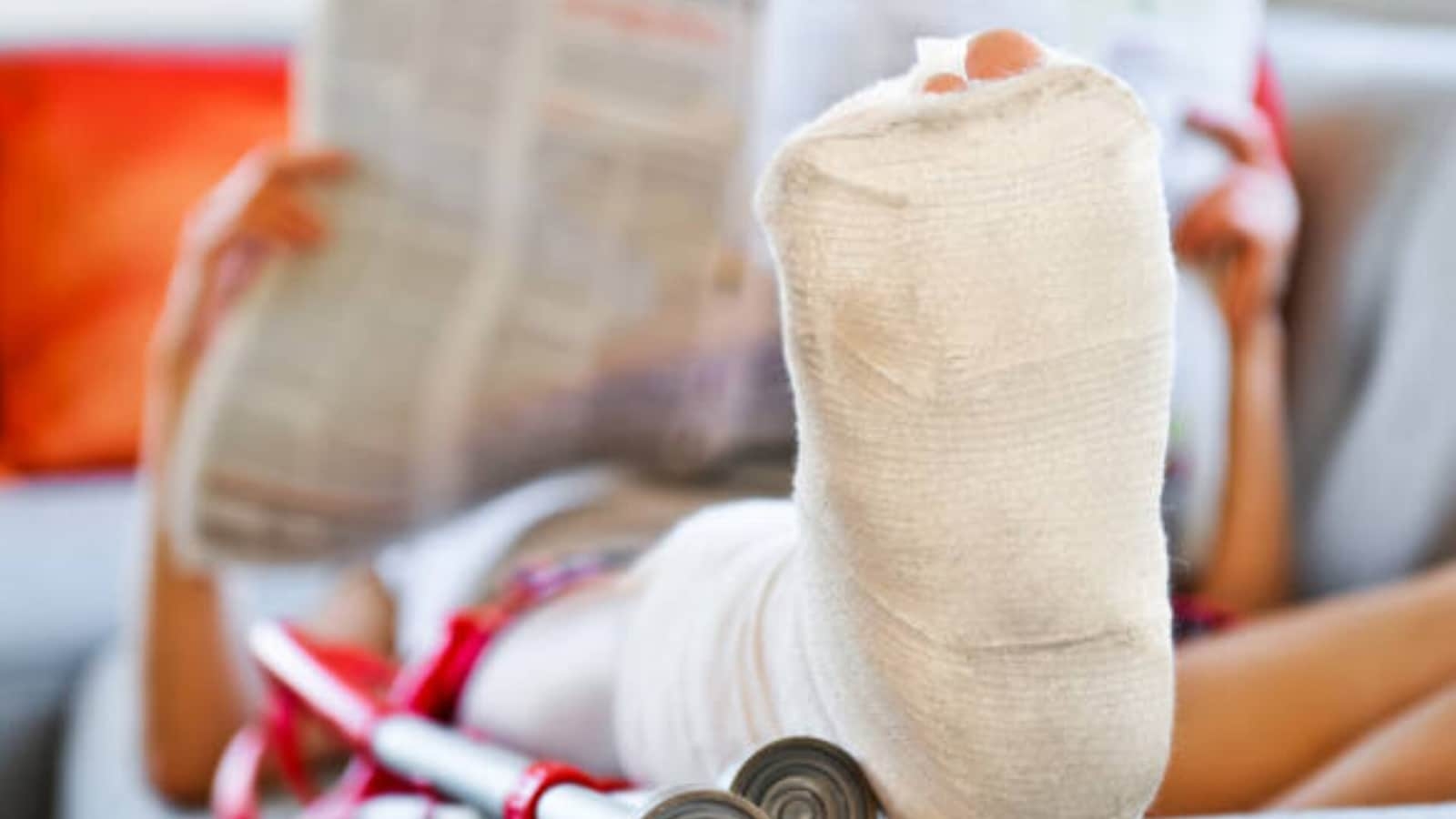 Employee with broken leg told to return to work with ‘we can give you a chair'; he resigns