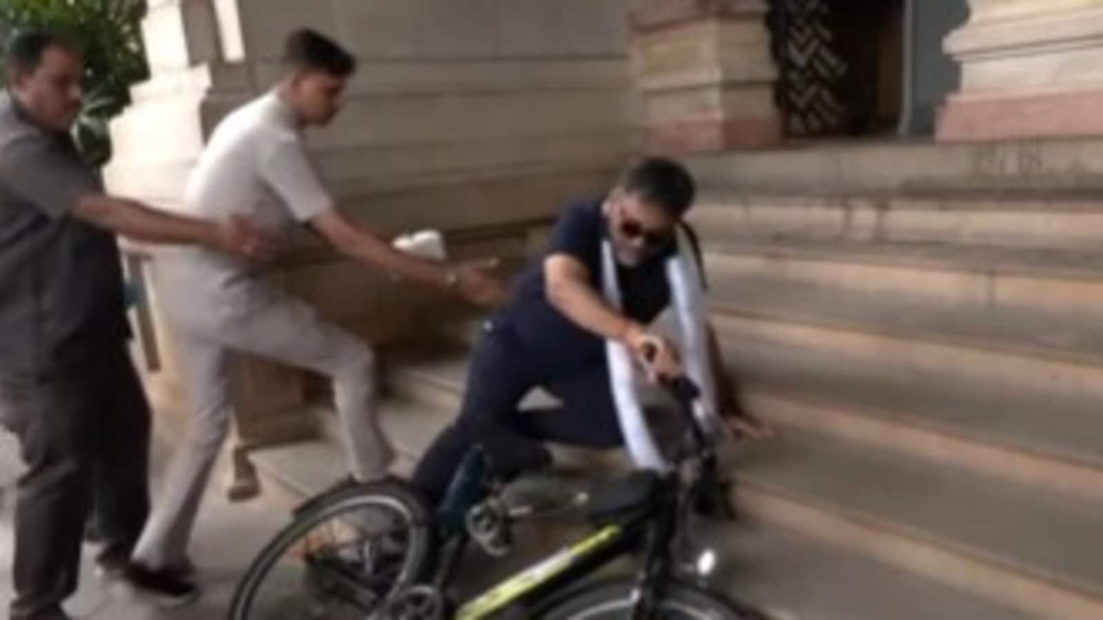 DK Shivakumar falls off bicycle near Vidhana Soudha: Watch video