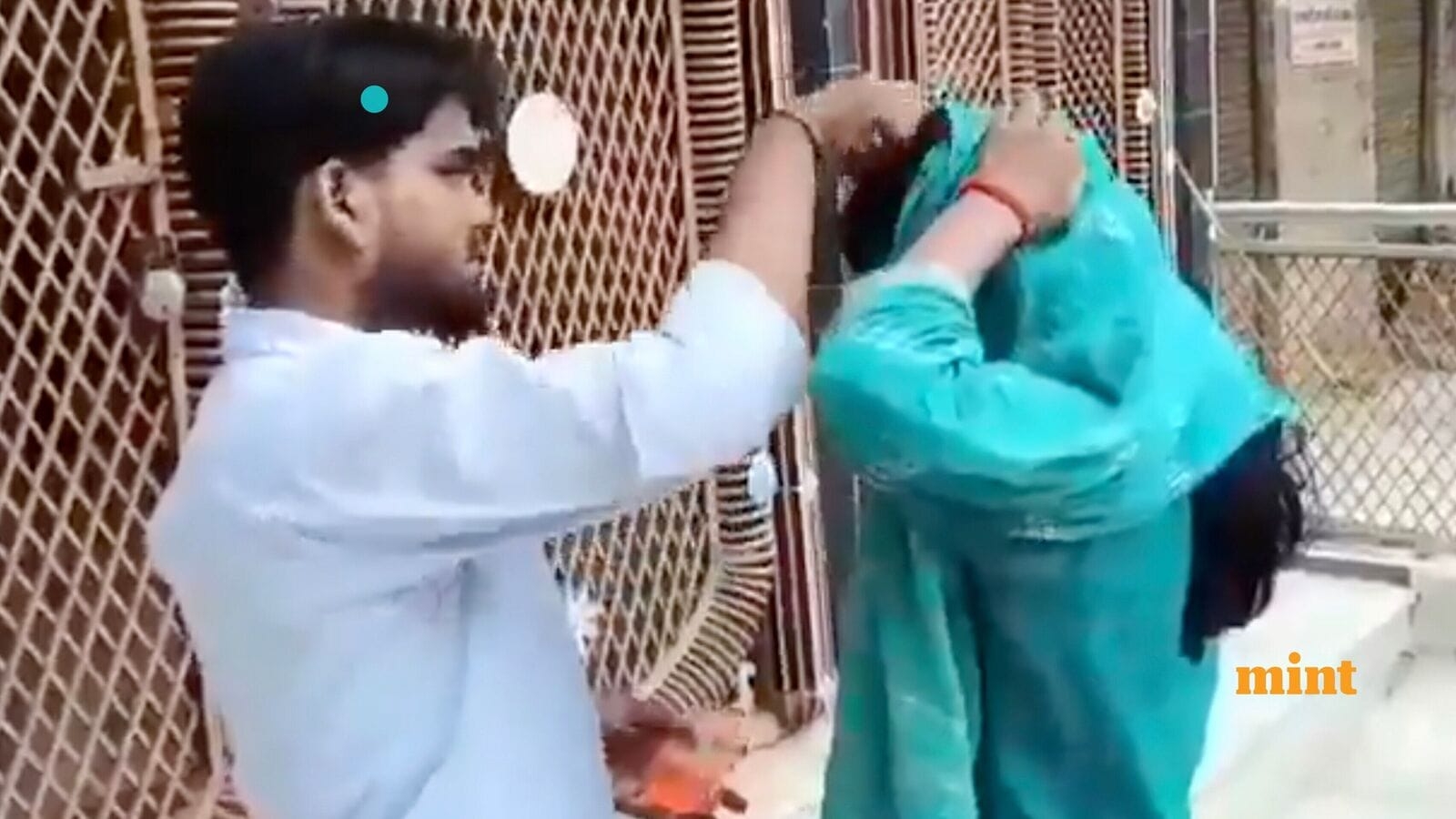 ‘Asli mard': UP man helps wife get married to boyfriend; social media reacts, ‘At least, he will be alive'