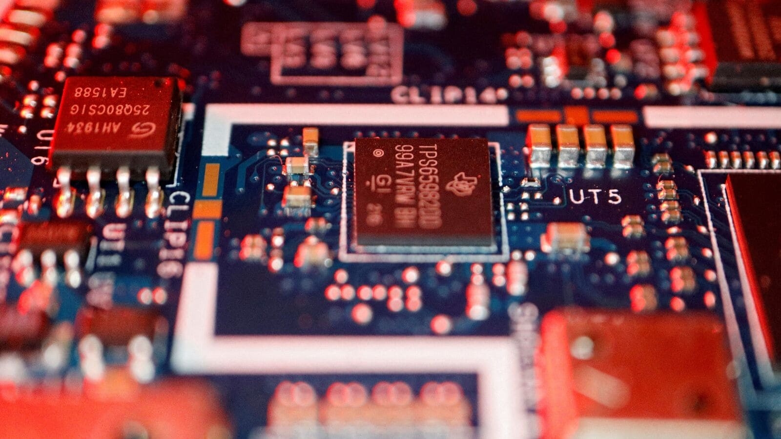 U.S. prepares action targeting allies' chip plants in China