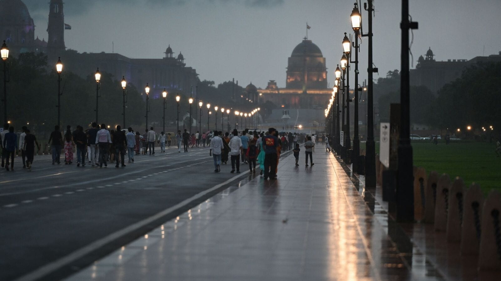 Weather update: Light rain lashes Delhi-NCR; ‘Yellow Alert' for Kolkata