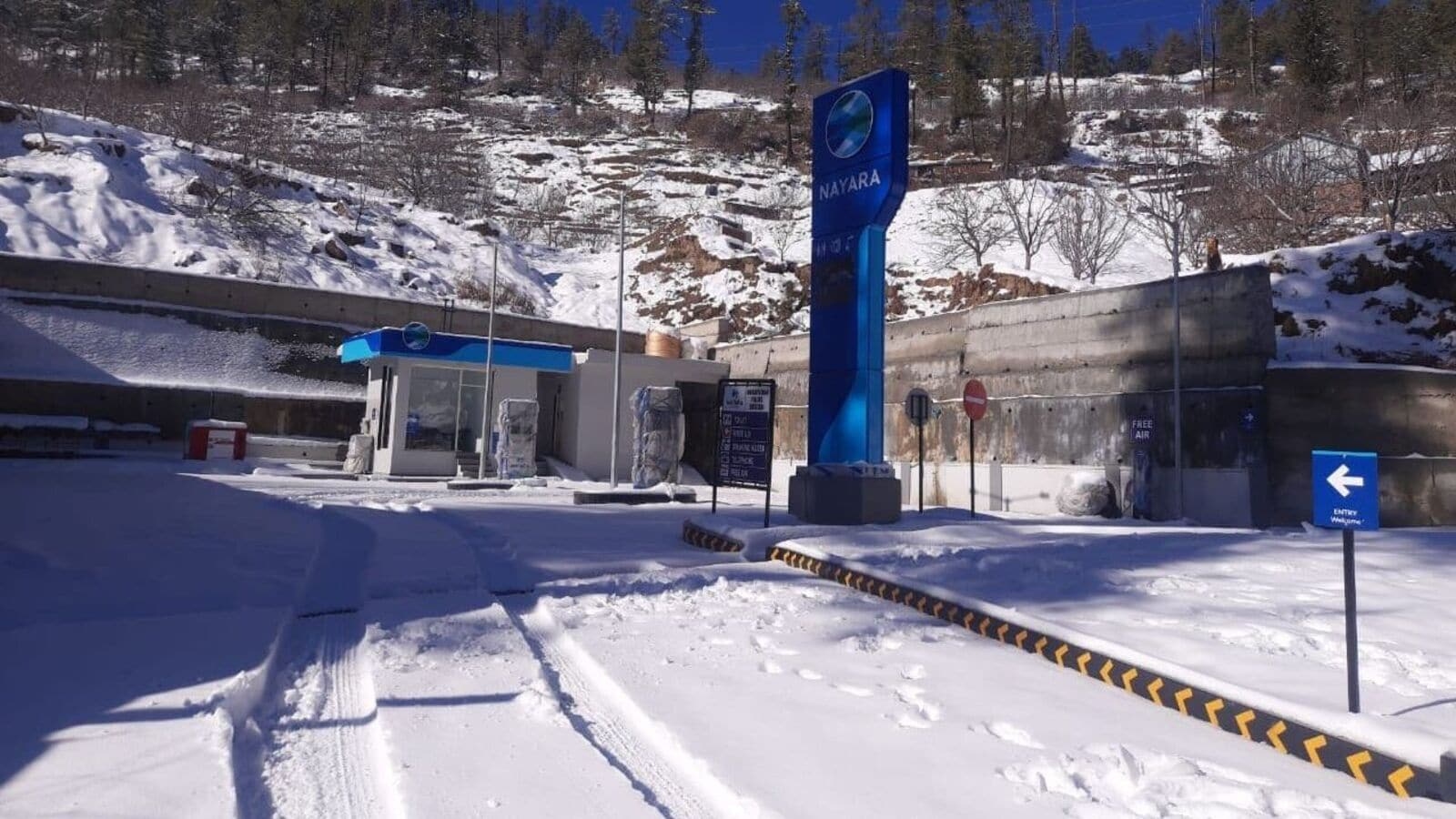 Delhi HC issues notice to Microsoft over suspension of services to Rosneft-backed Nayara Energy