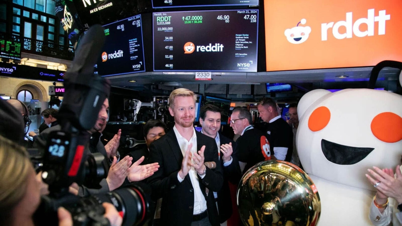 As AI changes internet search, Reddit lies in a sweet spot