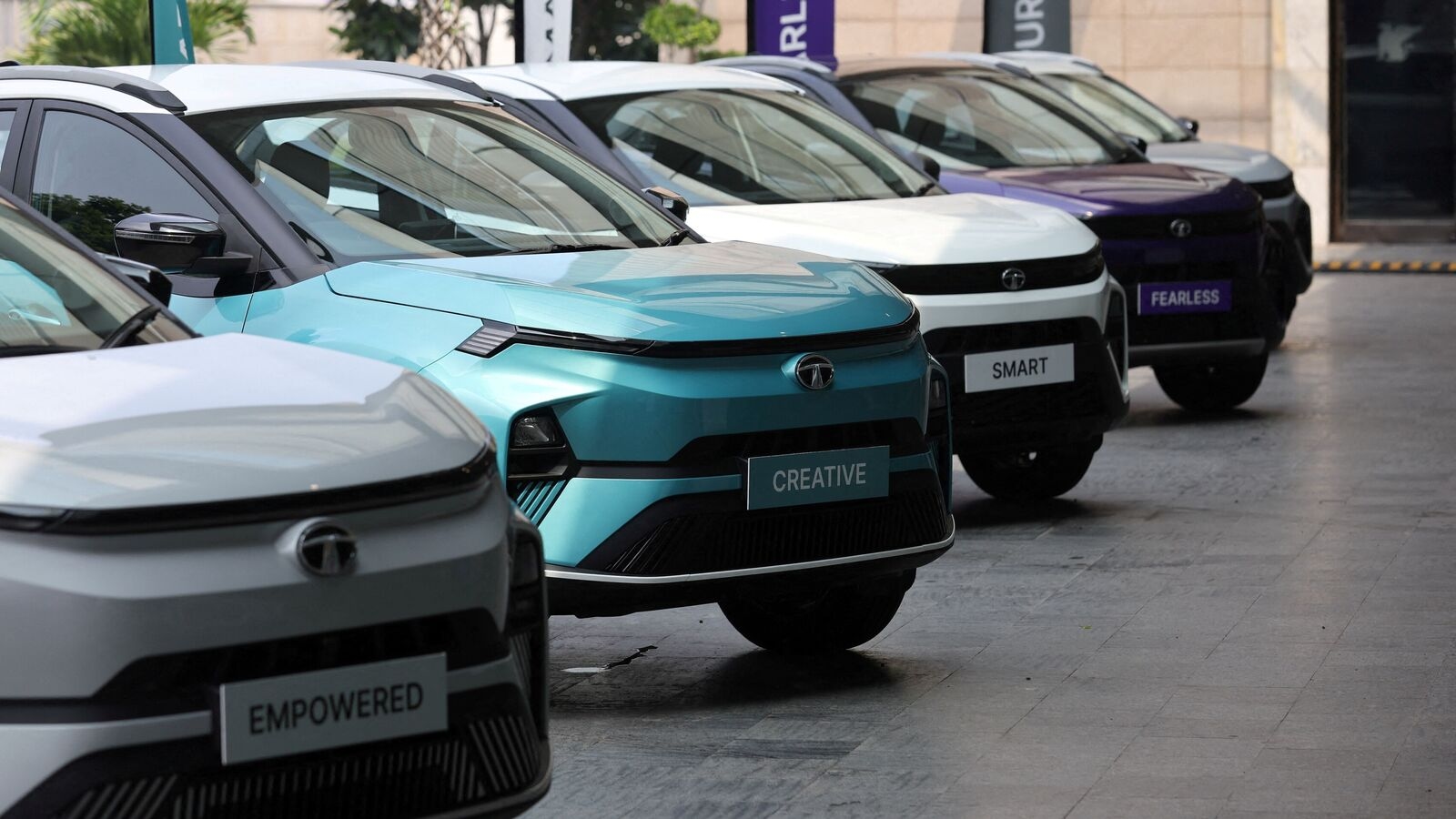 Tata Motors Q1 Results: Net profit drops 30.5% YoY to ₹3,924 crore; margins drop to multi-quarter low