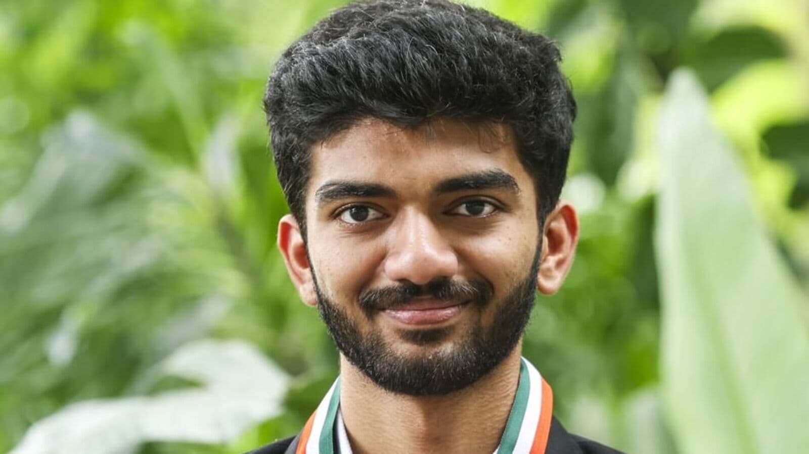 D Gukesh braves storm for St. Louis Rapid & Blitz shoot, American GM brushes rain from world champ's jacket: Watch video