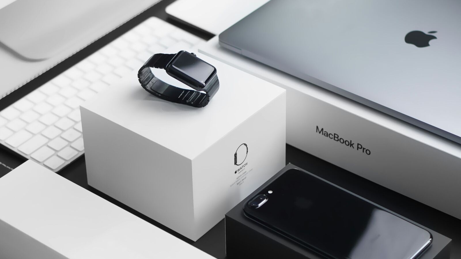 Good news for Apple fans: 10+ products, including iPhone 17 Series, M5 Devices, coming in 2025