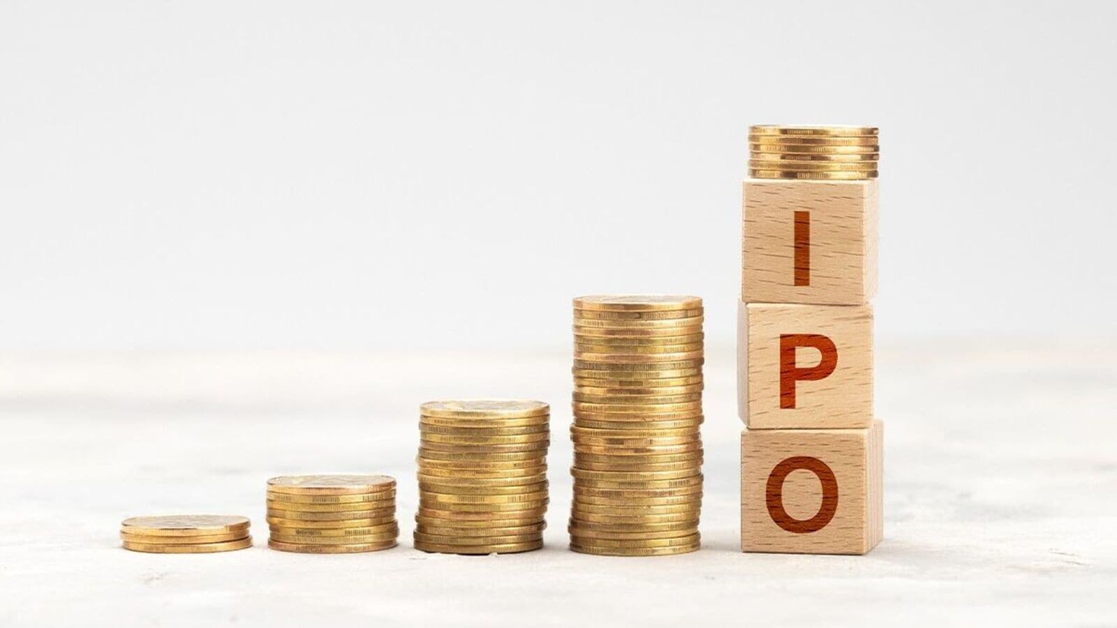 IPO Blitz in Progress: 100+ U.S. Listings in 2025 — The Window Is Narrowing