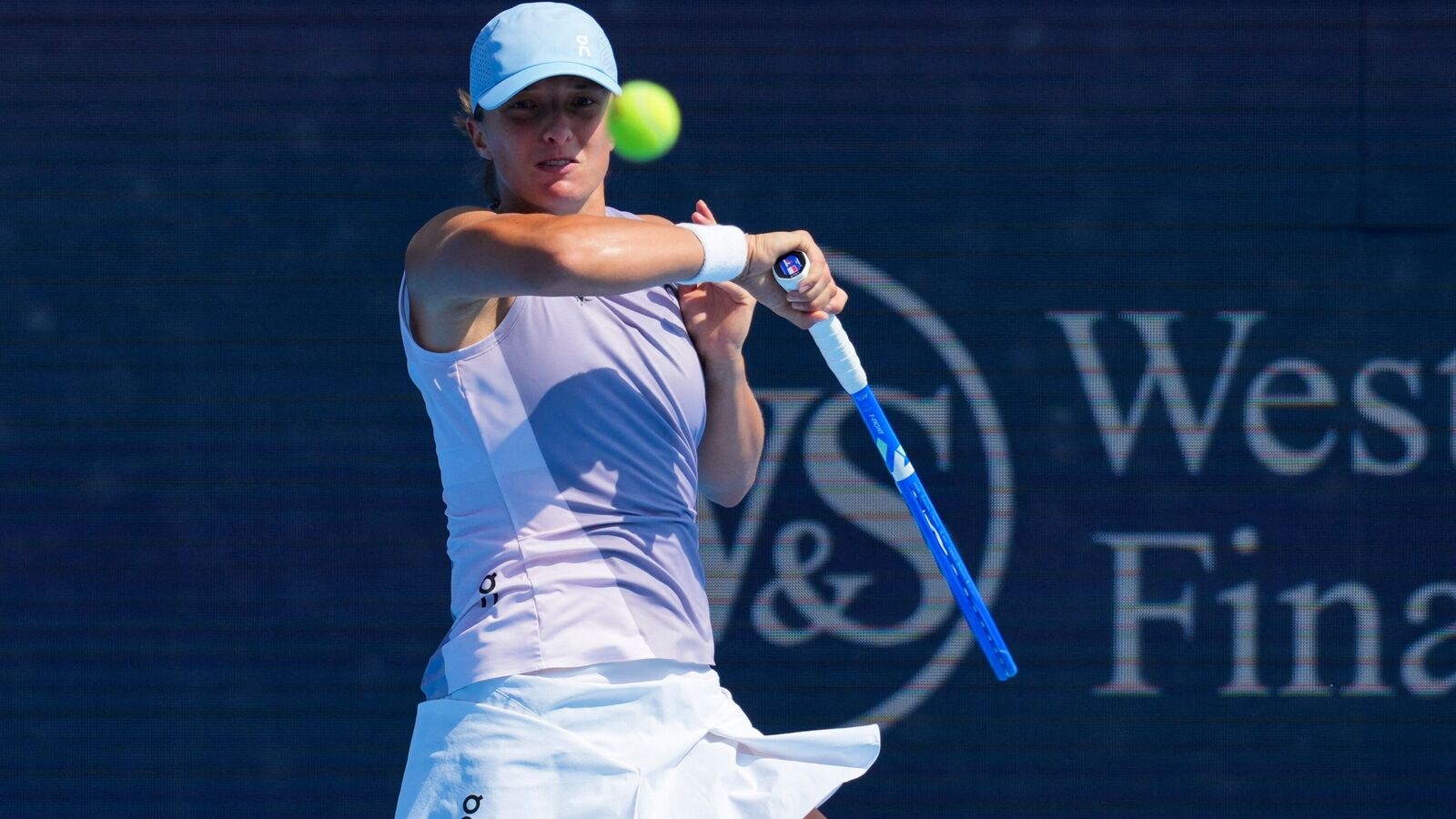 Iga Swiatek beats Anna Kalinskaya in straight sets to clinch semifinals berth at Cincinnati Open 2025