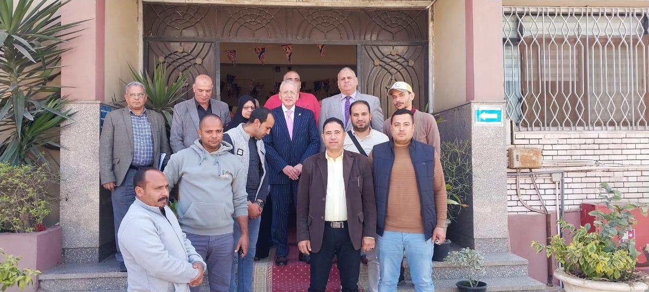 State water bill collectors in Qalyubiya suspend protest after company promises to meet demands