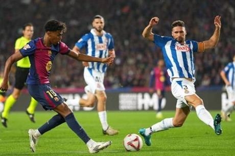 برشلونة يودع كأس كتالونيا بهزيمة ثقيلة على يد إسبانيول