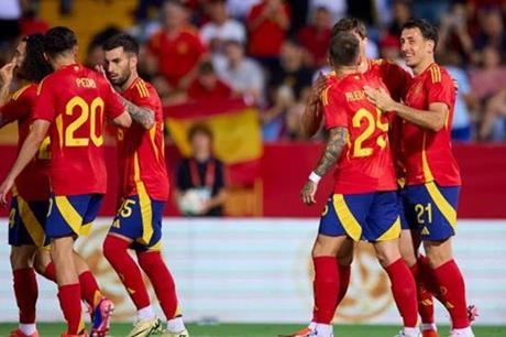 استبعاد نجم برشلونة من قائمة مباراة إسبانيا وهولندا
