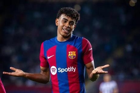 تجاوز ميسي وبيليه.. هل يامال أفضل شاب في تاريخ الكرة؟