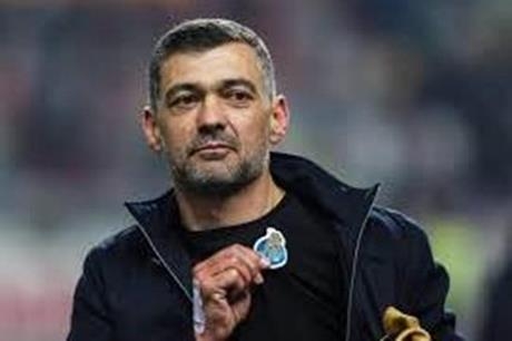 ميلان يحدد موقفه من إقالة كونسيساو