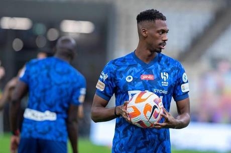 الغموض يحيط بموقف كنو من ديربي النصر