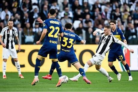يوفنتوس يتخطى جنوى بشق الأنفس في الدوري