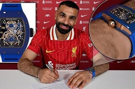 تعرف على سعر ساعة محمد صلاح النادرة