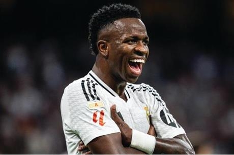 فينيسيوس يحفز جماهير ريال مدريد قبل مواجهة آرسنال