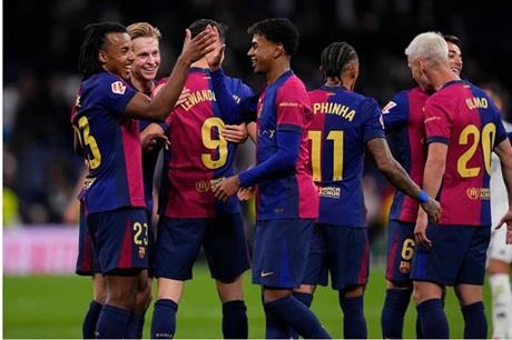 مفاجأة في تشكيل برشلونة أمام دورتموند