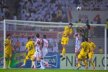 الشارقة الإماراتي يبلغ نهائي "دوري أبطال آسيا 2" بفوز درامي على التعاون السعودي