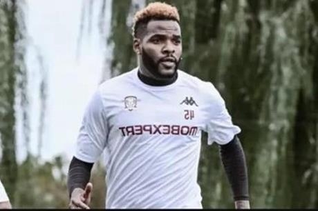 وفاة مهاجم منتخب الغابون بعد سقوطه من الطابق الـ11