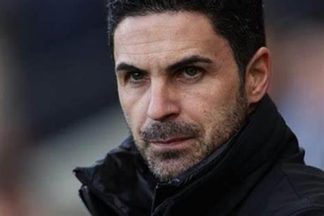 آرسنال يفاوض مهاجم من الدوري الألماني لحل أزمة الفريق