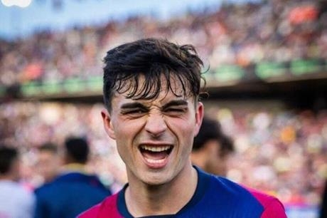 بيدري يحصد جائزته الأولى مع برشلونة في الدوري الإسباني