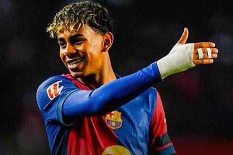 لامين جمال يستعد لنهائي كأس ملك إسبانيا بـ" لوك جديد" (فيديو)