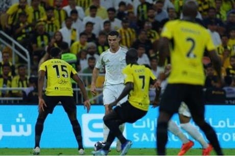 الاتحاد يطلب استقدام حكام أجانب لمباراة الكلاسيكو ضد النصر