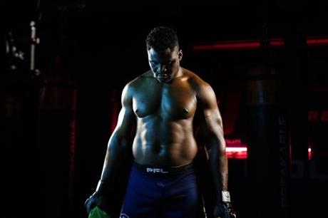بطل العالم السابق في UFC يتسبب في مقتل شابة