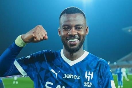 تمبكتي يقدم اعتذارًا ووعدًا لجماهير الهلال