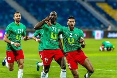 الوحدات يفوز بثلاثية على الصريح ويقترب من المتصدر الحسين إربد