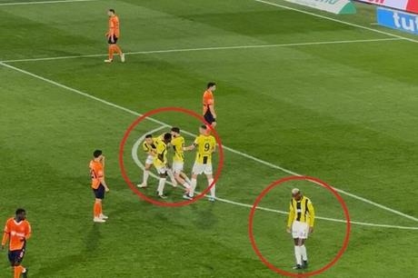 في مشهد غريب.. زميل تاليسكا في فنربخشه يحاول الاعتداء عليه (فيديو)