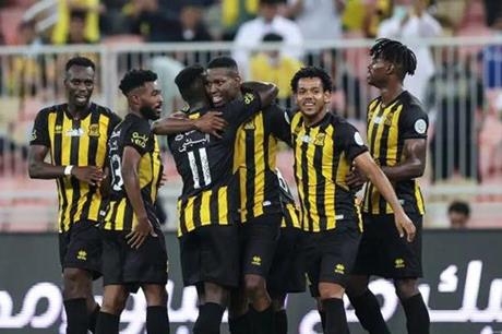 رئيس الانضباط السابق يتوقع عقوبة ثنائي الاتحاد ولاعب النصر