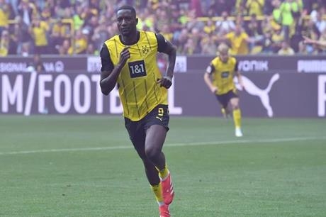 جيراسي يصنع التاريخ مع دورتموند في الدوري الألماني