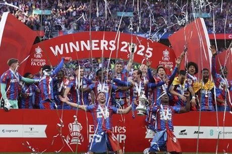 إيبيريشي إيزي: الله أهدى كريستال بالاس لقب كأس الاتحاد الإنجليزي