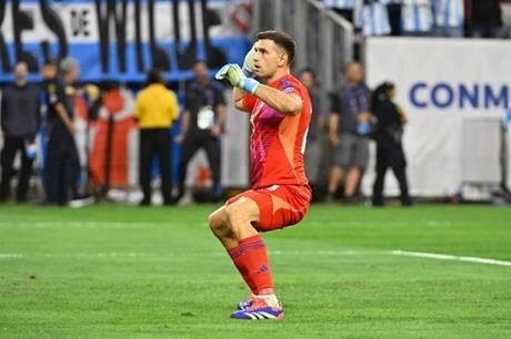 بطل العالم – برشلونة يحدد بديل تشيزني في الموسم القادم