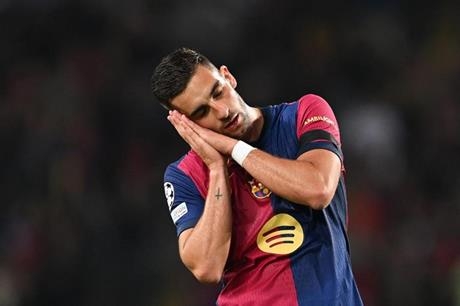 بـ 50 مليون يورو – عملاق إنجلترا يتحرك لضم مهاجم برشلونة
